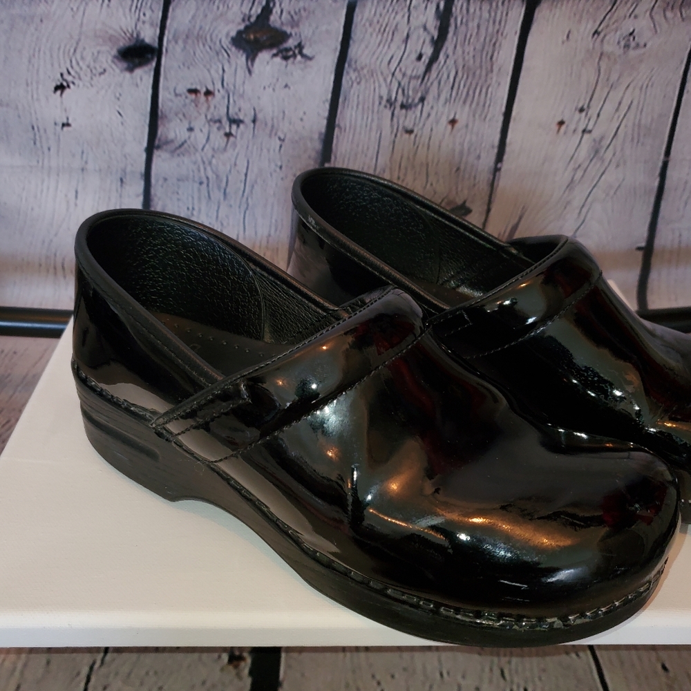 Dansko, black, patent, size 40, make an offer